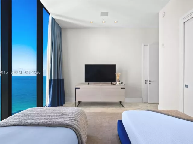 2-bedroom condo for sale in Sunny Isles Beach - 17141 Collins Ave 3002 - MondialRealty