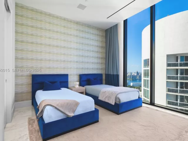 2-bedroom condo for sale in Sunny Isles Beach - 17141 Collins Ave 3002 - MondialRealty