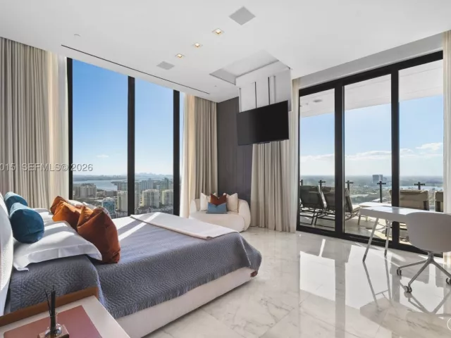 2-bedroom condo for sale in Sunny Isles Beach - 17141 Collins Ave 3002 - MondialRealty