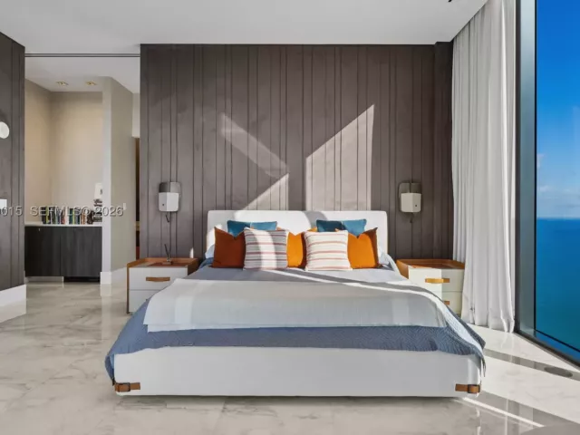2-bedroom condo for sale in Sunny Isles Beach - 17141 Collins Ave 3002 - MondialRealty