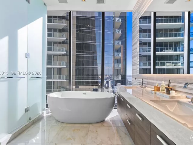 2-bedroom condo for sale in Sunny Isles Beach - 17141 Collins Ave 3002 - MondialRealty