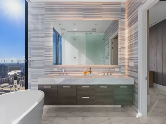 2-bedroom condo for sale in Sunny Isles Beach - 17141 Collins Ave 3002 - MondialRealty