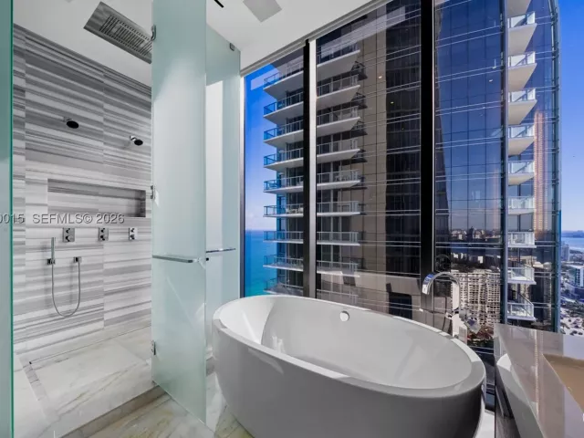 2-bedroom condo for sale in Sunny Isles Beach - 17141 Collins Ave 3002 - MondialRealty