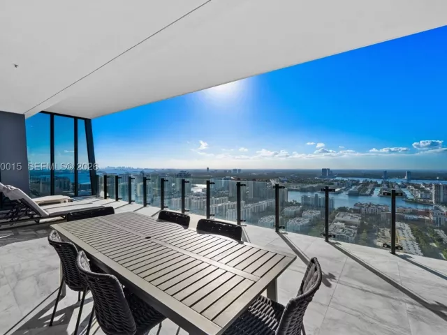 2-bedroom condo for sale in Sunny Isles Beach - 17141 Collins Ave 3002 - MondialRealty