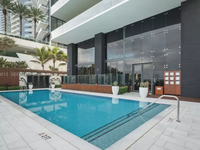 2-bedroom condo for sale in Sunny Isles Beach - 17141 Collins Ave 3002 - MondialRealty