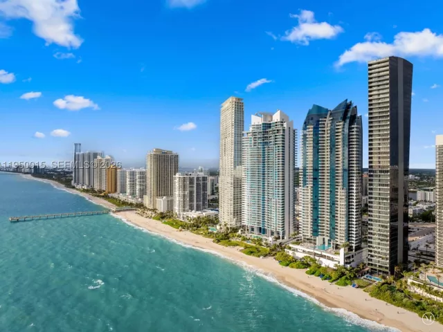 2-bedroom condo for sale in Sunny Isles Beach - 17141 Collins Ave 3002 - MondialRealty