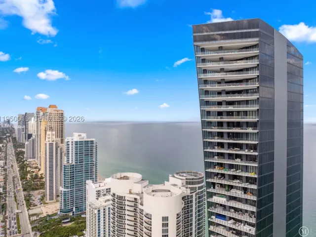 2-bedroom condo for sale in Sunny Isles Beach - 17141 Collins Ave 3002 - MondialRealty