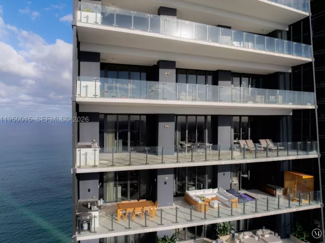 2-bedroom condo for sale in Sunny Isles Beach - 17141 Collins Ave 3002 - MondialRealty