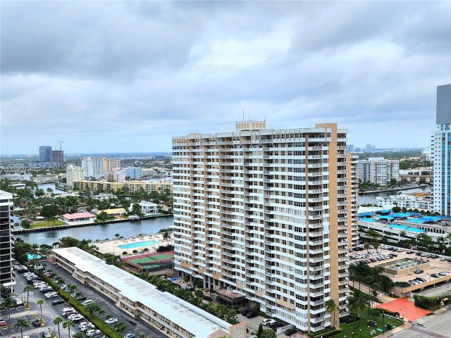 2-bedroom condo for sale in Hallandale Beach - 2030 S Ocean Dr Penthouse 2204 - MondialRealty