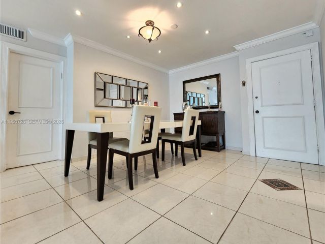 2-bedroom condo for sale in Hallandale Beach - 2030 S Ocean Dr Penthouse 2204 - MondialRealty