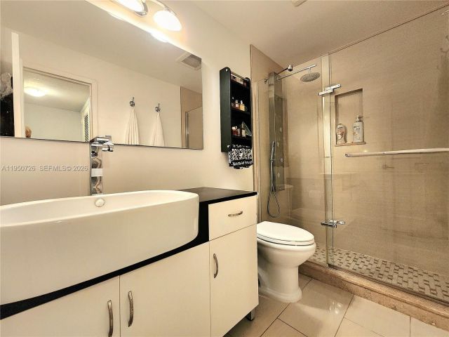 2-bedroom condo for sale in Hallandale Beach - 2030 S Ocean Dr Penthouse 2204 - MondialRealty