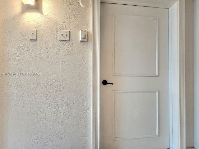 2-bedroom condo for sale in Hallandale Beach - 2030 S Ocean Dr Penthouse 2204 - MondialRealty