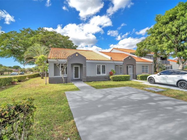 2-bedroom home for rent in Miami - 8394 SW 148th Ave 8394 - MondialRealty