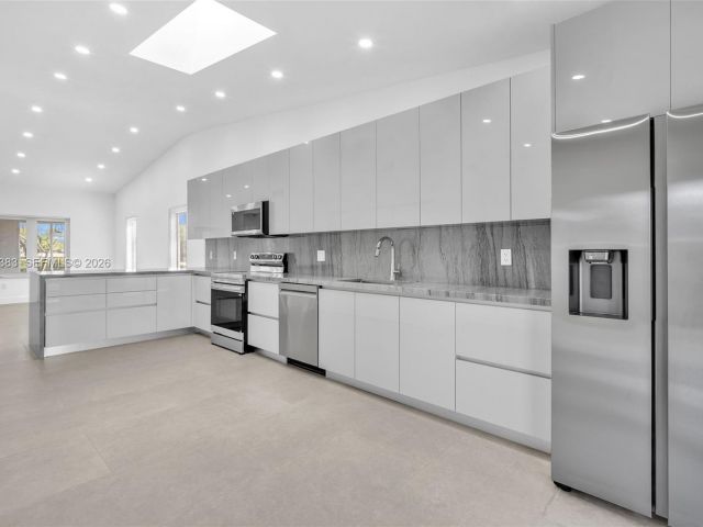 2-bedroom home for rent in Miami - 8394 SW 148th Ave 8394 - MondialRealty