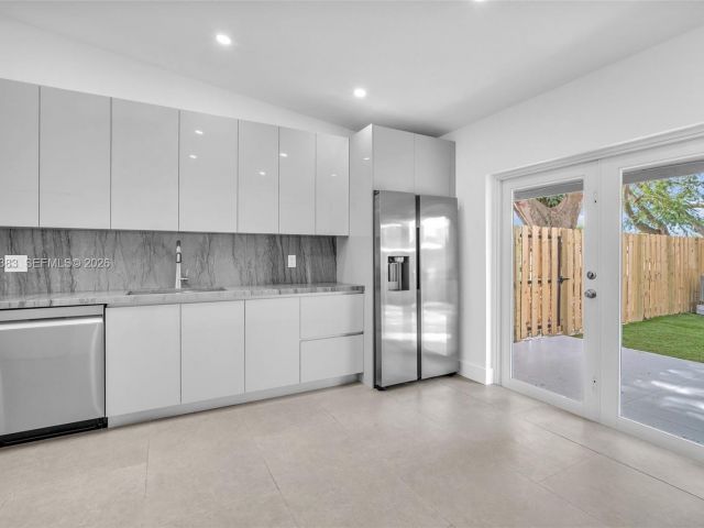 2-bedroom home for rent in Miami - 8394 SW 148th Ave 8394 - MondialRealty