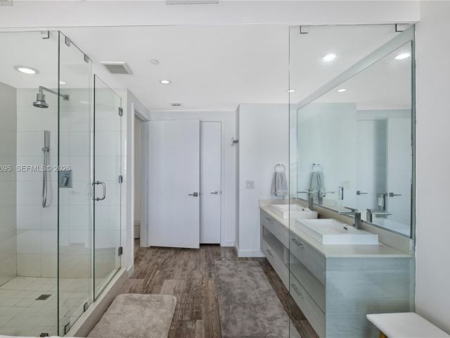 Apartment for sale  Unit #4306 - photo 7199959