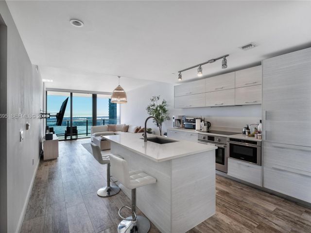 Apartment for sale  Unit #4306 - photo 7199967