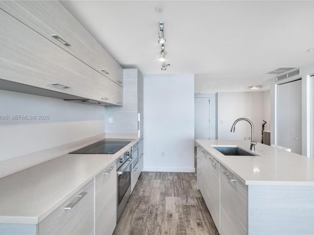 Apartment for sale  Unit #4306 - photo 7199968