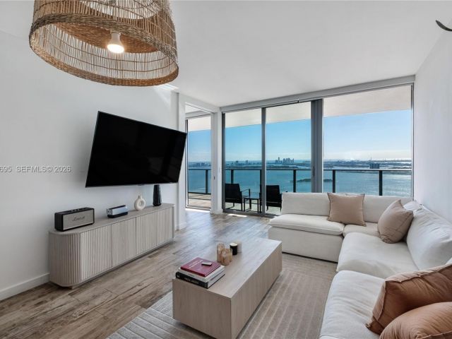 Apartment for sale  Unit #4306 - photo 7199971