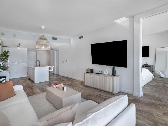 Apartment for sale  Unit #4306 - photo 7199973