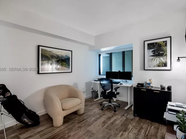 2-bedroom condo for sale in Miami - 650 NE 32nd St 4306 - MondialRealty