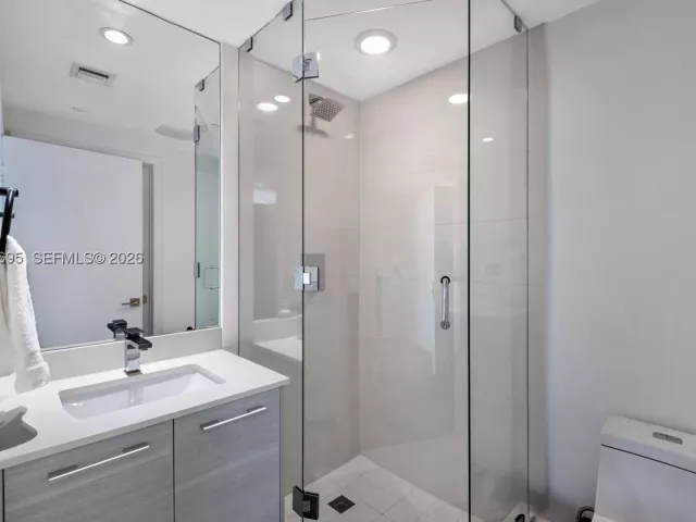 2-bedroom condo for sale in Miami - 650 NE 32nd St 4306 - MondialRealty
