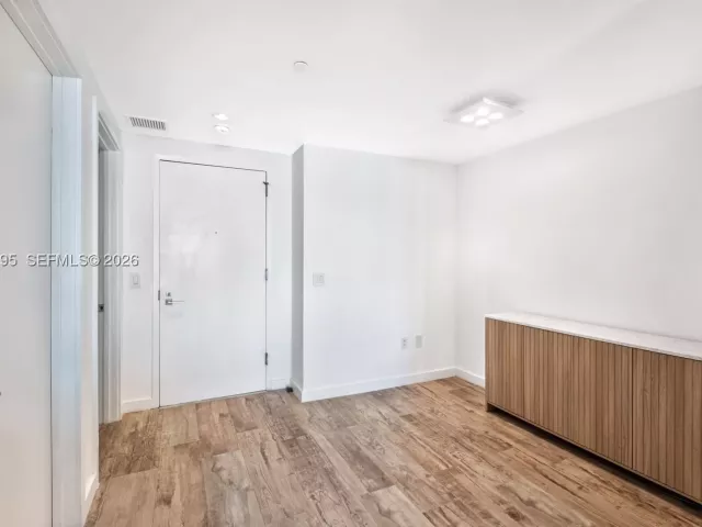 2-bedroom condo for sale in Miami - 650 NE 32nd St 4306 - MondialRealty