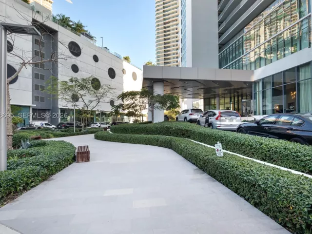 2-bedroom condo for sale in Miami - 650 NE 32nd St 4306 - MondialRealty