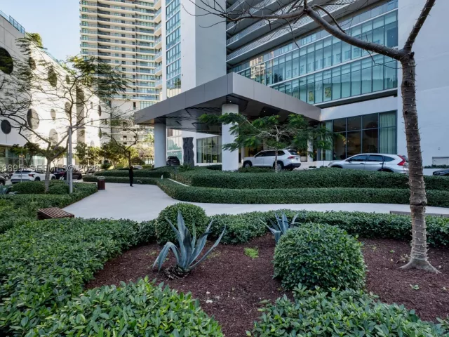 2-bedroom condo for sale in Miami - 650 NE 32nd St 4306 - MondialRealty