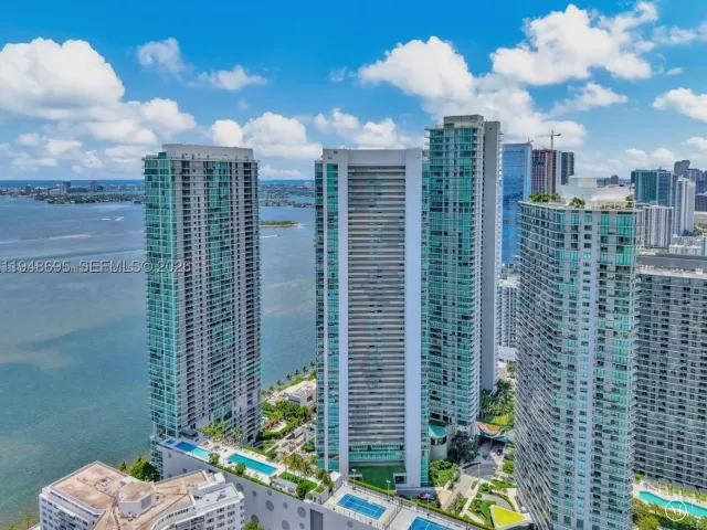 2-bedroom condo for sale in Miami - 650 NE 32nd St 4306 - MondialRealty