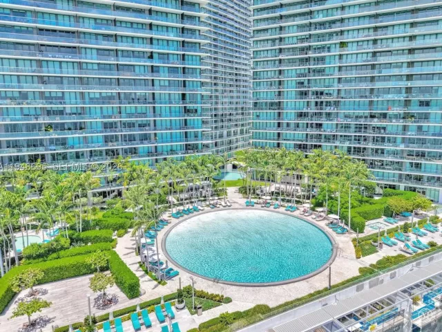 2-bedroom condo for sale in Miami - 650 NE 32nd St 4306 - MondialRealty