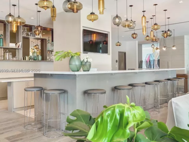 2-bedroom condo for sale in Miami - 650 NE 32nd St 4306 - MondialRealty