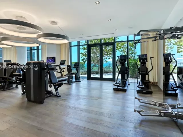 2-bedroom condo for sale in Miami - 650 NE 32nd St 4306 - MondialRealty