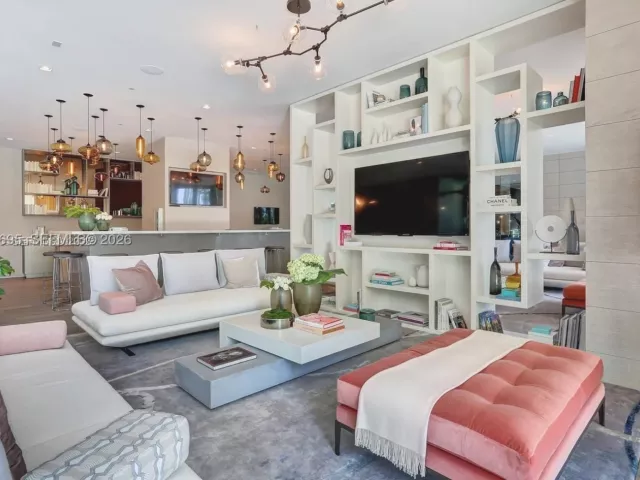 2-bedroom condo for sale in Miami - 650 NE 32nd St 4306 - MondialRealty