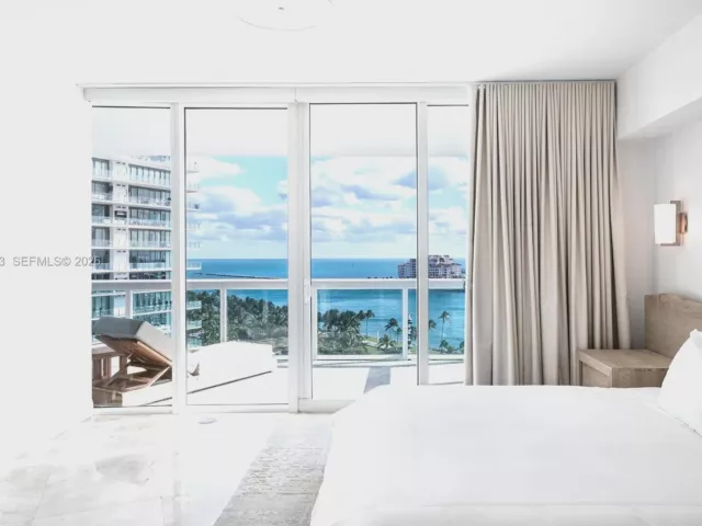2-bedroom condo for rent in Miami Beach - 1000 S Pointe Dr 1205 - MondialRealty