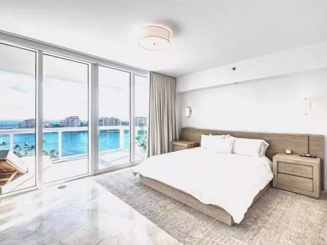 2-bedroom condo for rent in Miami Beach - 1000 S Pointe Dr 1205 - MondialRealty