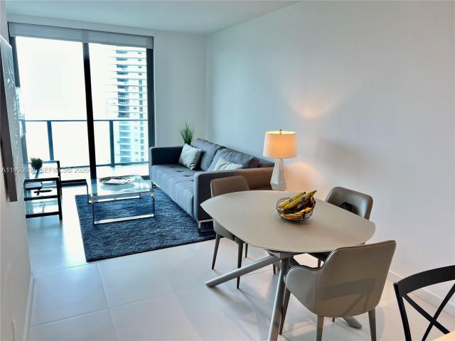 1-bedroom condo for rent in Miami - 501 NE 31st St 2204 - MondialRealty