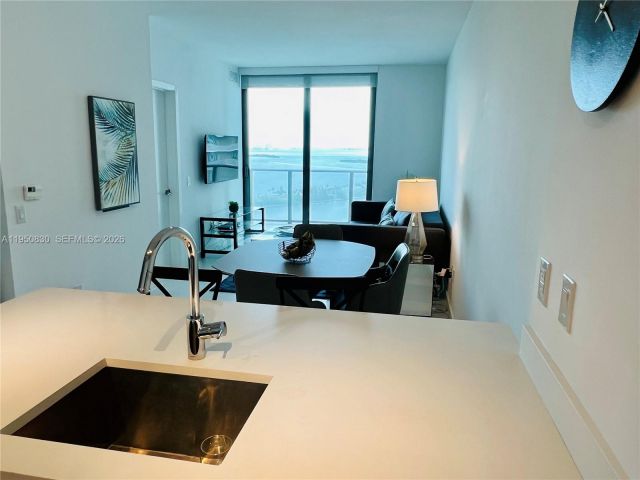 1-bedroom condo for rent in Miami - 501 NE 31st St 2204 - MondialRealty