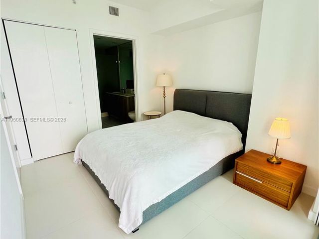 1-bedroom condo for rent in Miami - 501 NE 31st St 2204 - MondialRealty