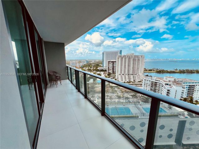 1-bedroom condo for rent in Miami - 501 NE 31st St 2204 - MondialRealty