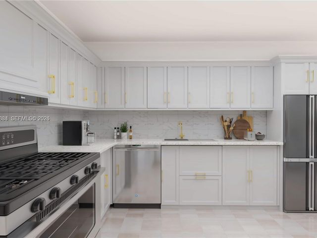 1-bedroom condo for sale in Miami Beach - 6039 Collins Ave 809 - MondialRealty