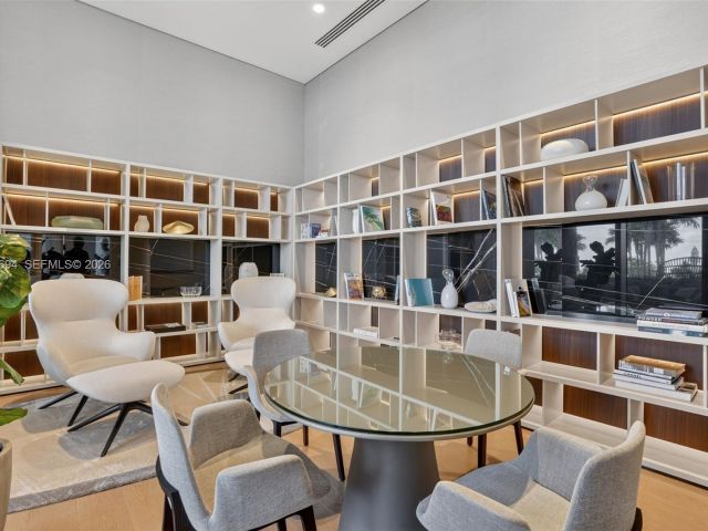 Apartment for rent  Unit #405 - photo 7199710