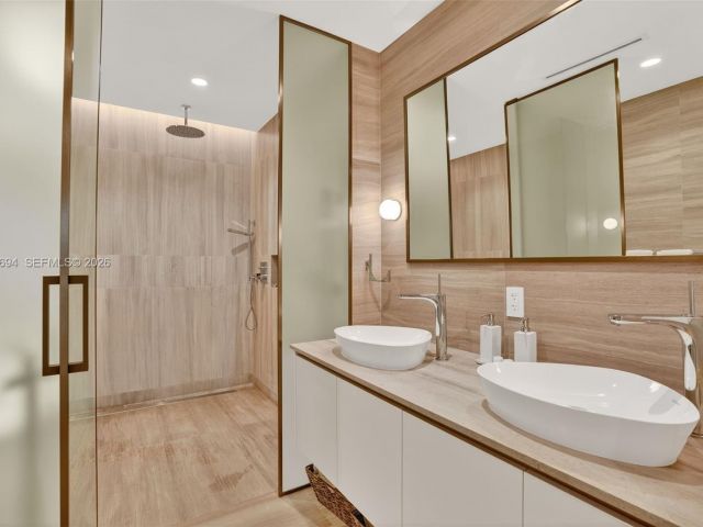 Apartment for rent  Unit #405 - photo 7199717