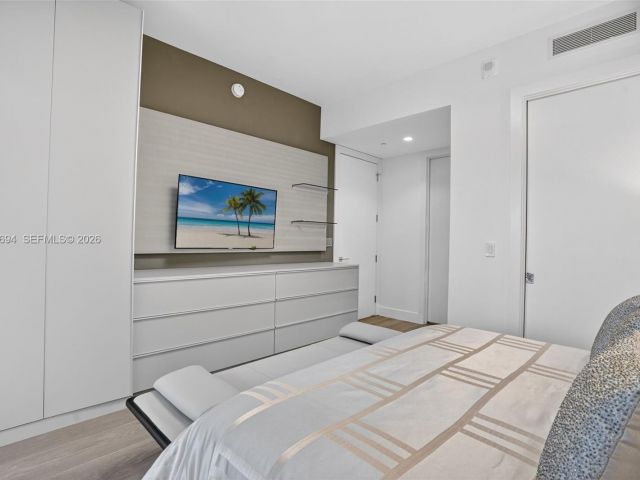 Apartment for rent  Unit #405 - photo 7199718