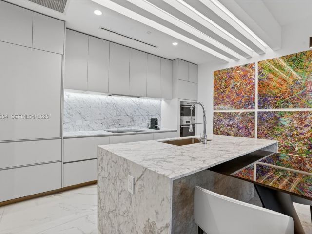 Apartment for rent  Unit #405 - photo 7199722