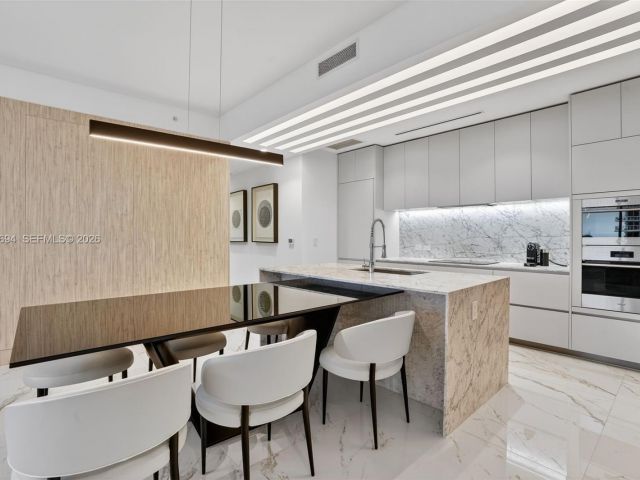 Apartment for rent  Unit #405 - photo 7199728