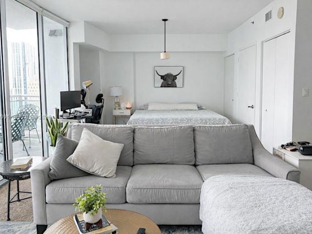 1-bedroom condo for sale in Miami - 350 S Miami Ave 2215 - MondialRealty