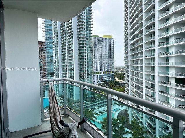 1-bedroom condo for sale in Miami - 350 S Miami Ave 2215 - MondialRealty