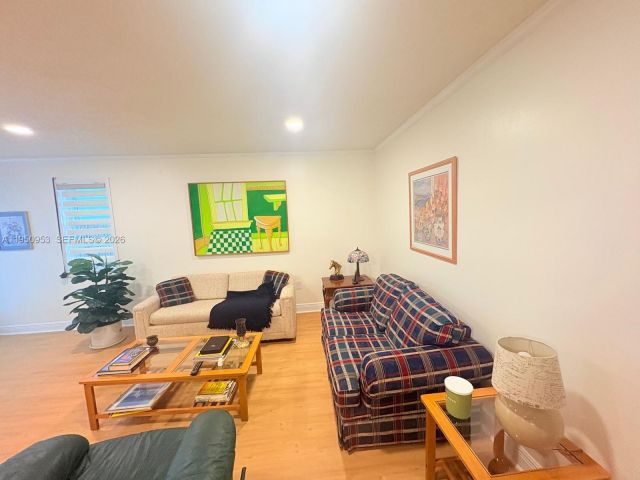 3-bedroom home for rent in Miami - 927 NW 106th Ave Cir - MondialRealty