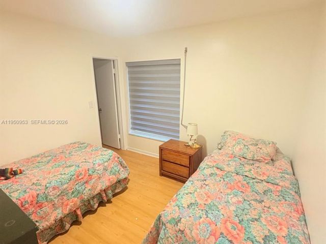 3-bedroom home for rent in Miami - 927 NW 106th Ave Cir - MondialRealty